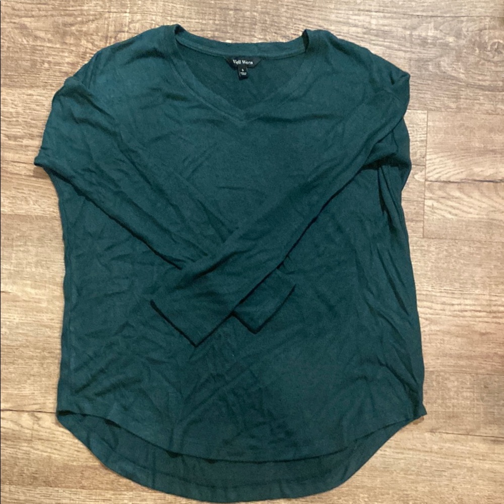 Green  V-Neck Long Sleeve Top